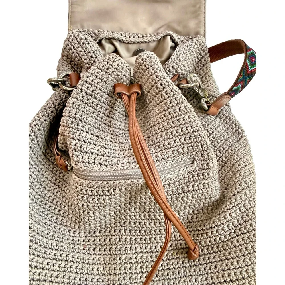 The Sak Avalon Crochet Convertible Backpack Taupe Leather Trim Boho Front Zip